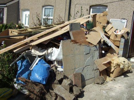 Business owner selecting the right skip size